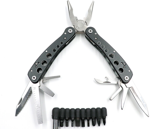 Мультитул «Следопыт» (плоскогубцы) 18 предметов,  в чехле, в коробке - изображение 1 