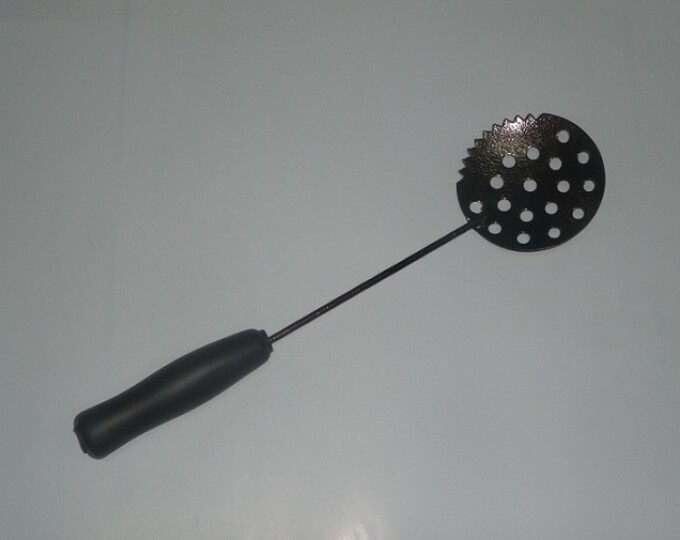 Черпак РОСТ (зубчатый, неопреновая ручка, окрашенный) - изображение 1